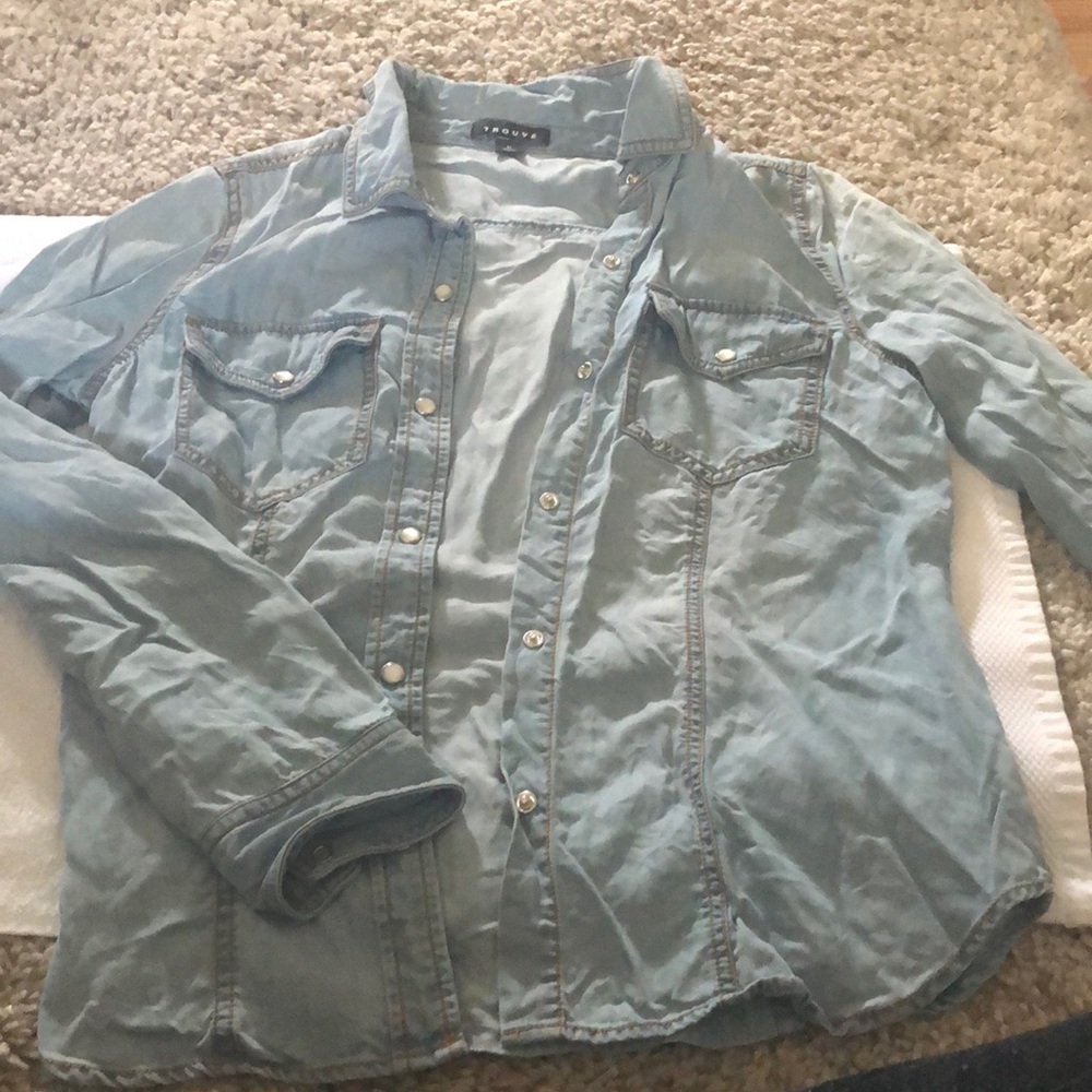 Long sleeve denim shirt